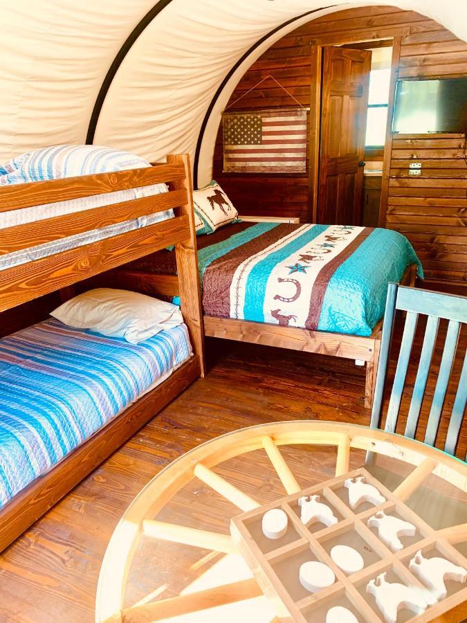 Ultimate Covered Wagon Pioneers Paradise Brownsville Екстериор снимка