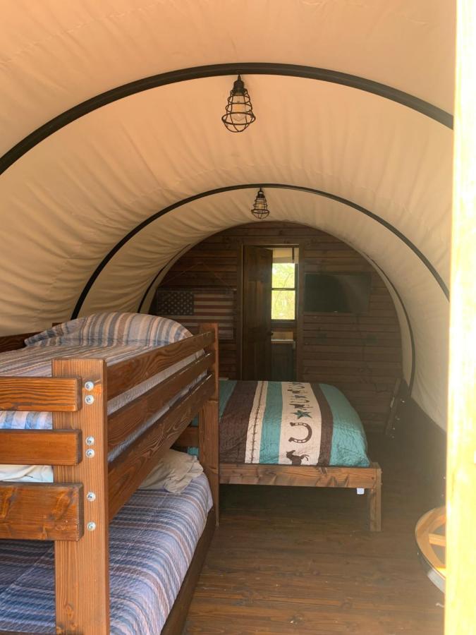 Ultimate Covered Wagon Pioneers Paradise Brownsville Екстериор снимка