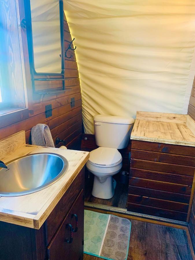 Ultimate Covered Wagon Pioneers Paradise Brownsville Екстериор снимка